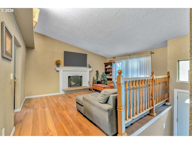 75 Se 205TH Pl, Gresham, OR 97030