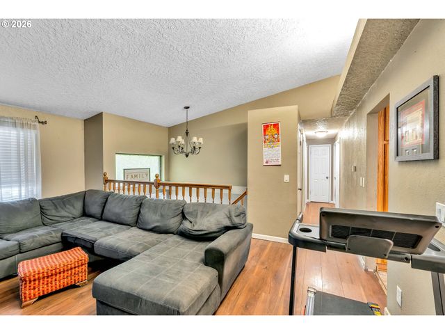 75 Se 205TH Pl, Gresham, OR 97030