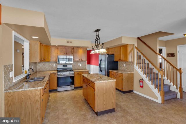 101 WINDMERE CT, Bordentown, NJ 08620