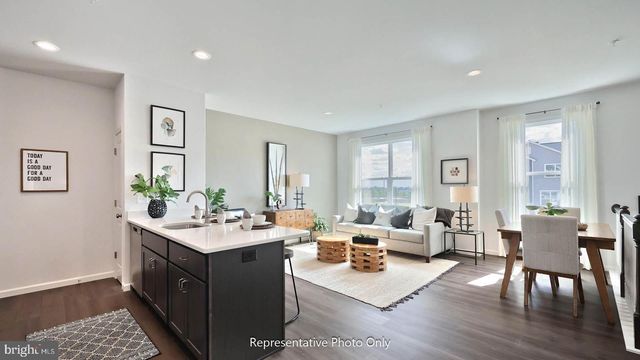 16 N CONIFER DR, Elizabethtown, PA 17022