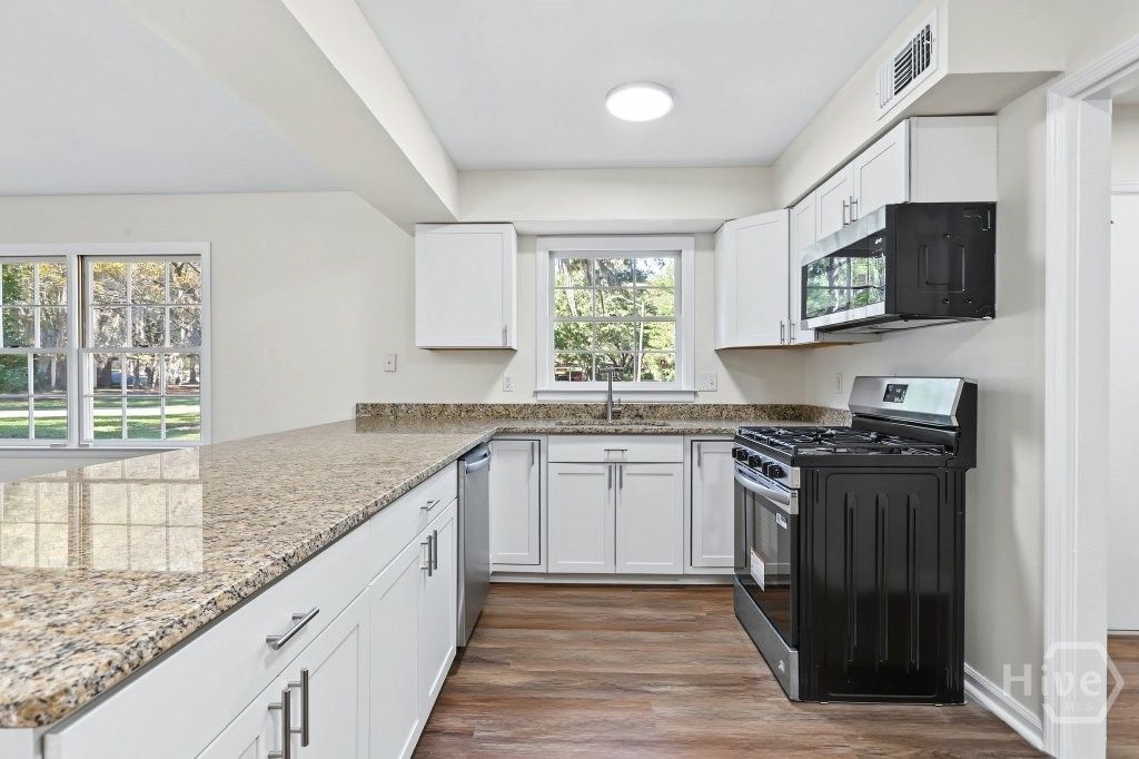 Image 12 of property listing at 607 Glenbrook Road, Savannah, GA 31419
