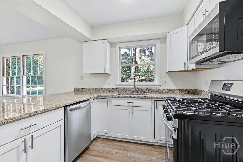 Image 13 of property listing at 607 Glenbrook Road, Savannah, GA 31419