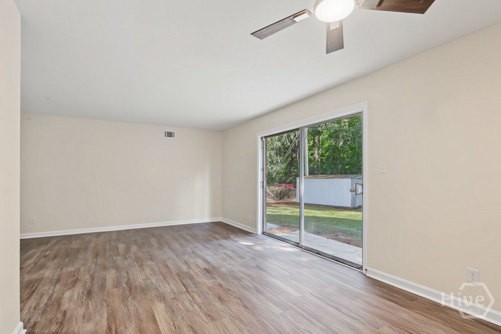 Image 16 of property listing at 607 Glenbrook Road, Savannah, GA 31419