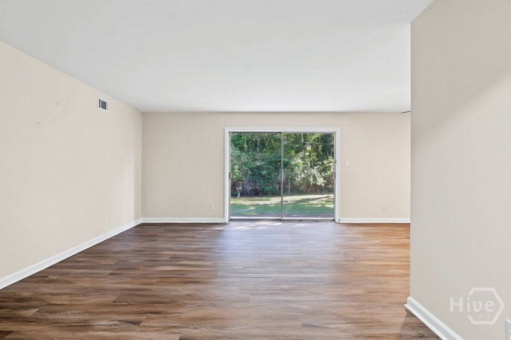 Image 18 of property listing at 607 Glenbrook Road, Savannah, GA 31419