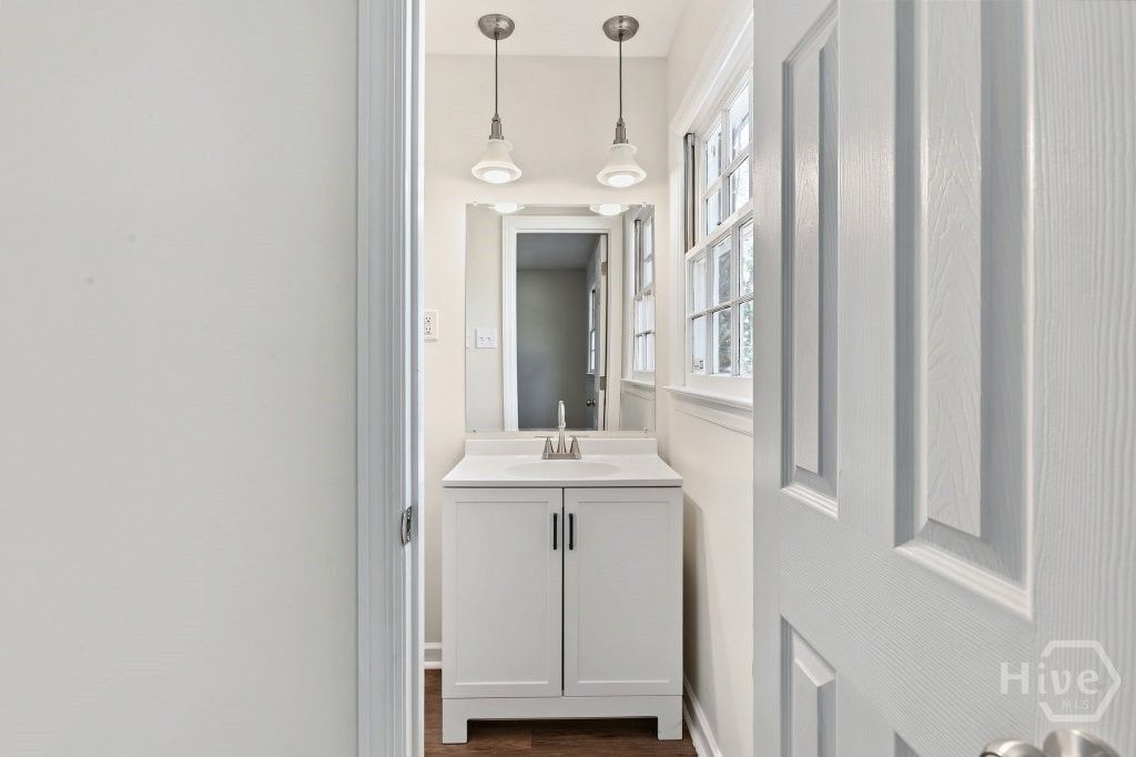 Image 23 of property listing at 607 Glenbrook Road, Savannah, GA 31419