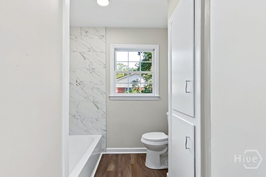 Image 32 of property listing at 607 Glenbrook Road, Savannah, GA 31419