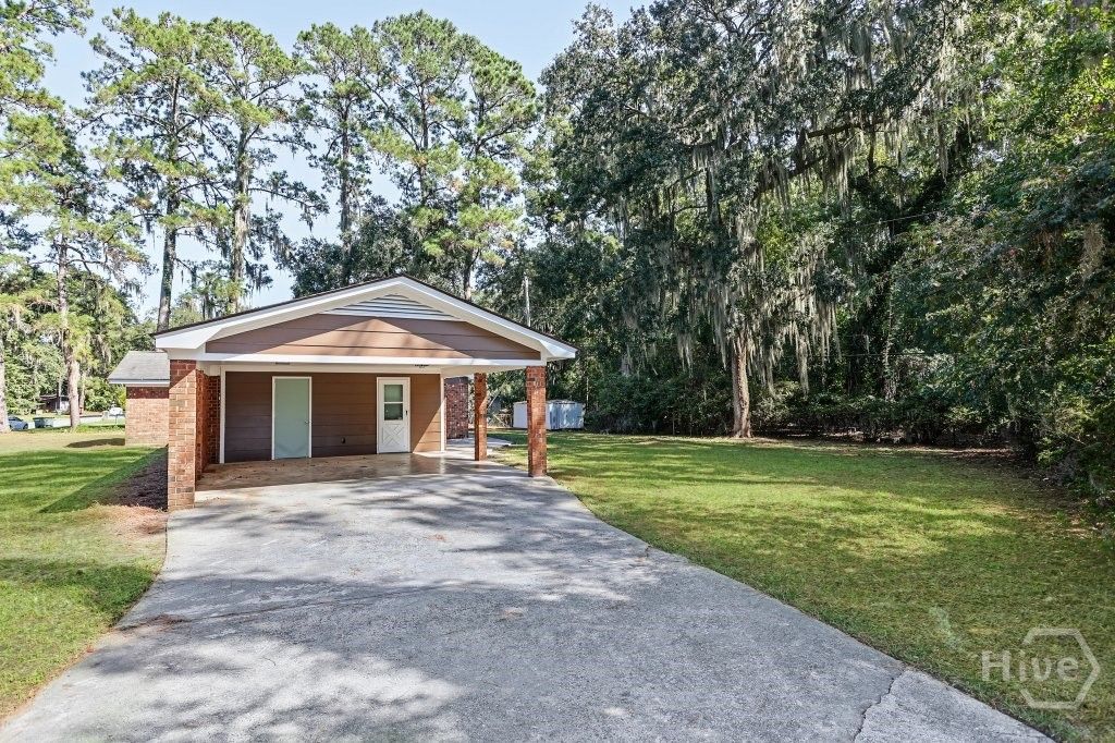 Image 34 of property listing at 607 Glenbrook Road, Savannah, GA 31419