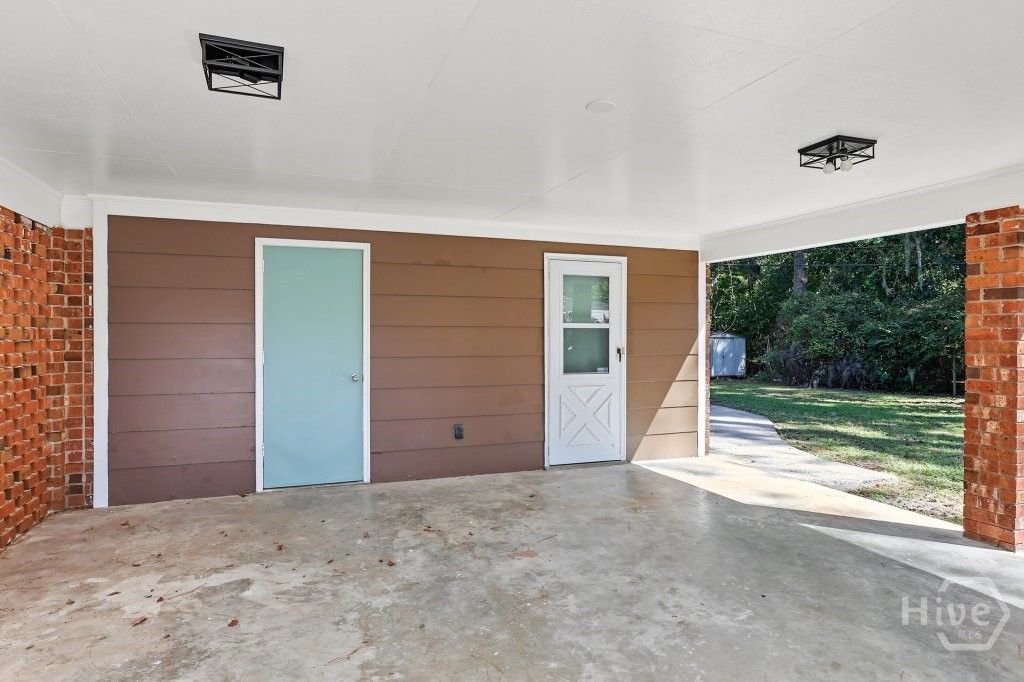 Image 35 of property listing at 607 Glenbrook Road, Savannah, GA 31419