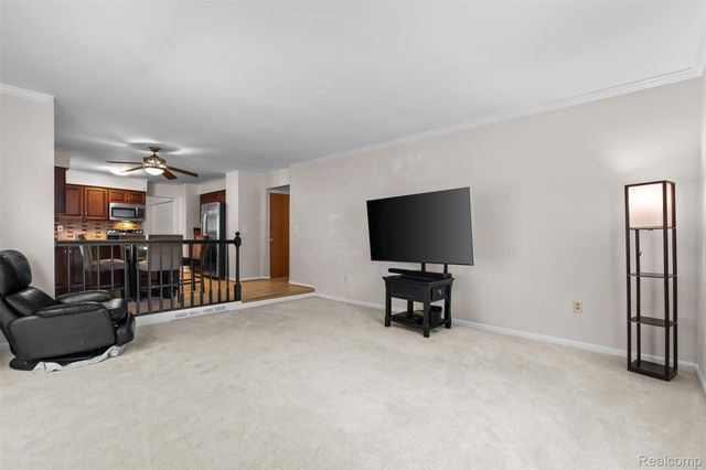 100 Dalton Drive, Rochester Hills, MI 48307