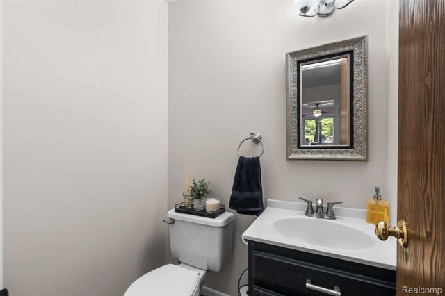 100 Dalton Drive, Rochester Hills, MI 48307