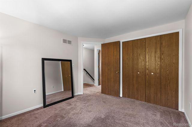 100 Dalton Drive, Rochester Hills, MI 48307