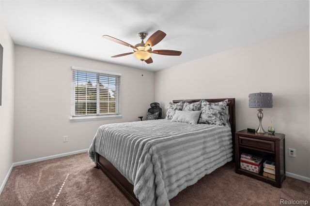 100 Dalton Drive, Rochester Hills, MI 48307