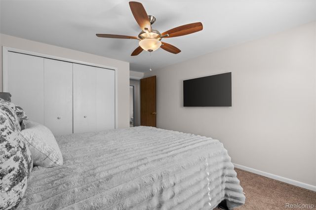 100 Dalton Drive, Rochester Hills, MI 48307