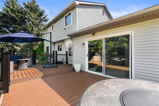 100 Dalton Drive, Rochester Hills, MI 48307