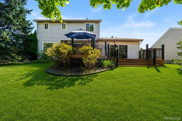 100 Dalton Drive, Rochester Hills, MI 48307