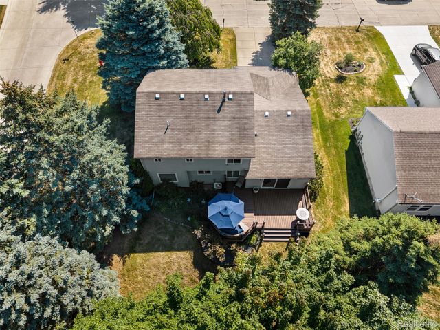 100 Dalton Drive, Rochester Hills, MI 48307