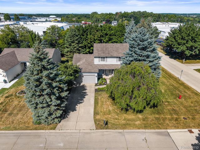100 Dalton Drive, Rochester Hills, MI 48307