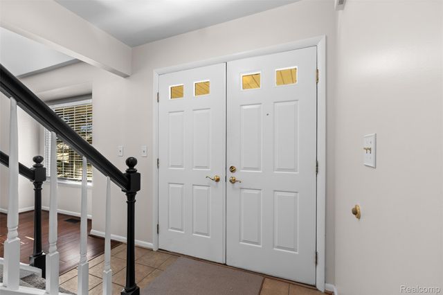 100 Dalton Drive, Rochester Hills, MI 48307