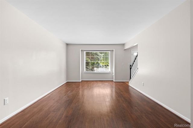 100 Dalton Drive, Rochester Hills, MI 48307