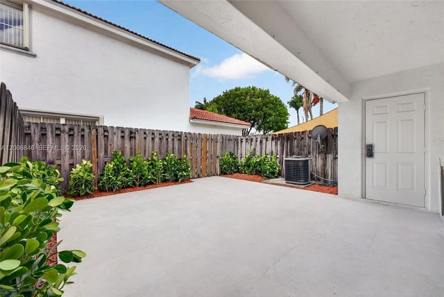 4822 NW 114th Ct, Doral, FL 33178