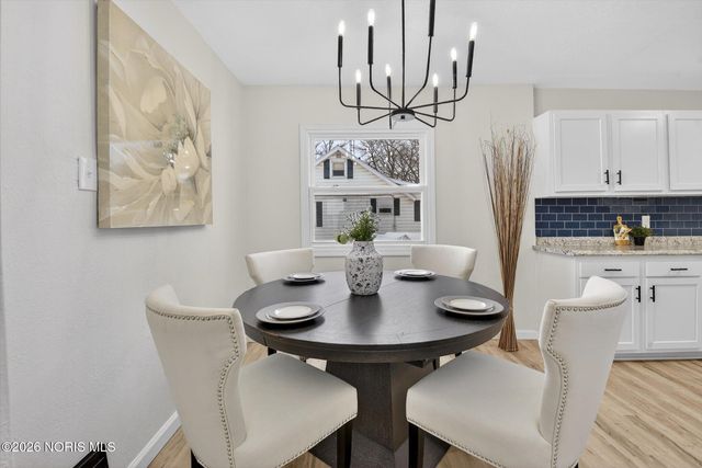 2432 Rochester Place, Northwood, OH 43619