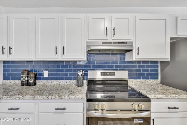 2432 Rochester Place, Northwood, OH 43619