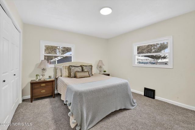 2432 Rochester Place, Northwood, OH 43619