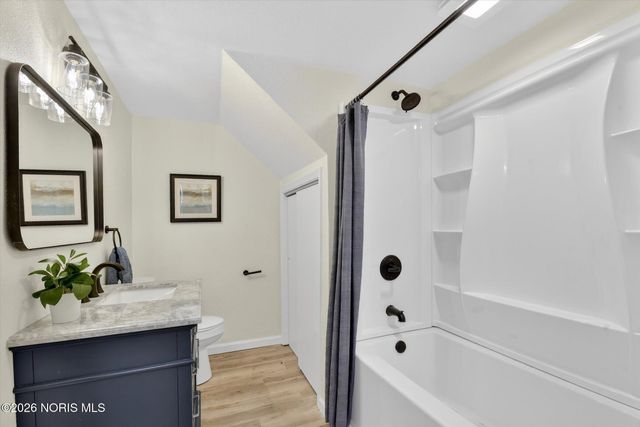 2432 Rochester Place, Northwood, OH 43619