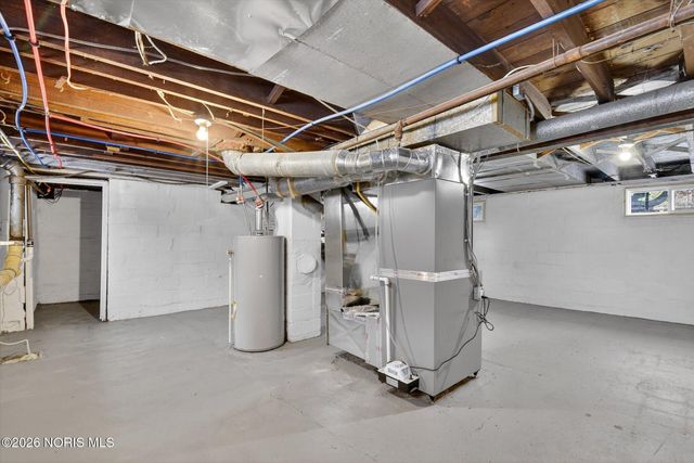 2432 Rochester Place, Northwood, OH 43619