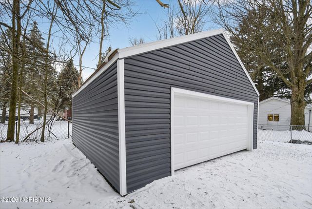 2432 Rochester Place, Northwood, OH 43619