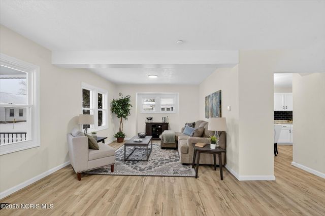 2432 Rochester Place, Northwood, OH 43619