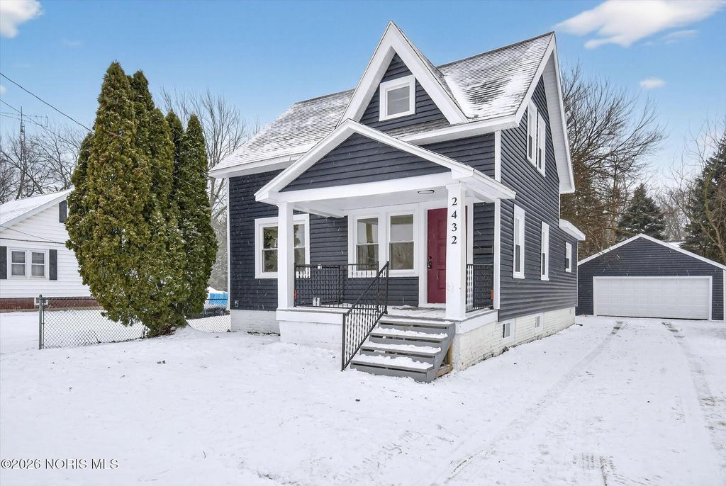 2432 Rochester Place, Northwood, OH 43619