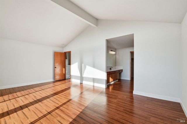 5827 La Cuesta Dr, Santa Rosa, CA 95409