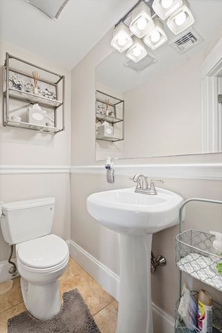 521 E 5th St 1, Boston, MA 02127