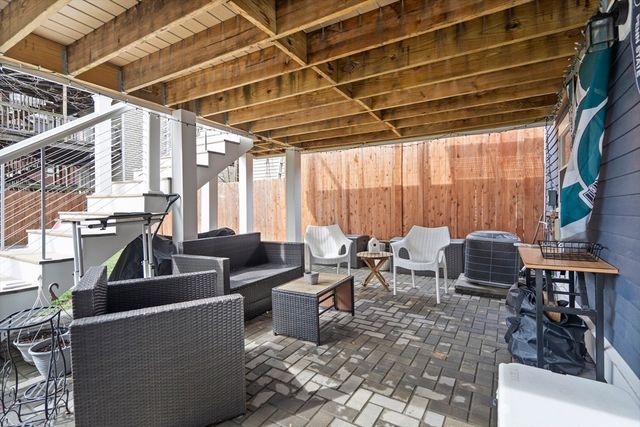 521 E 5th St 1, Boston, MA 02127