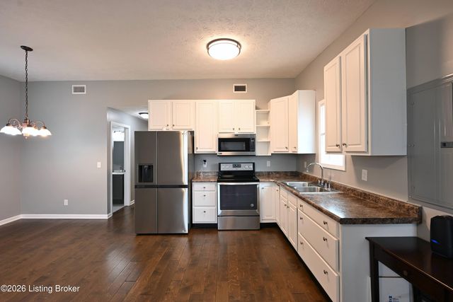 4320 Louisville Ave, Louisville, KY 40209