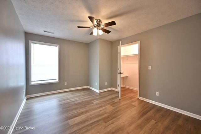 4320 Louisville Ave, Louisville, KY 40209