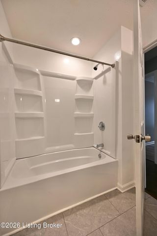 4320 Louisville Ave, Louisville, KY 40209