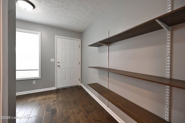 4320 Louisville Ave, Louisville, KY 40209