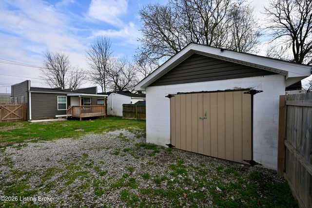 4320 Louisville Ave, Louisville, KY 40209