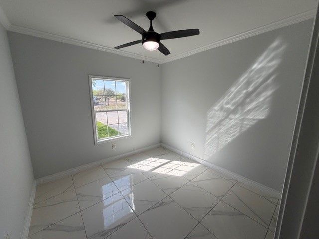 686 County Road 3061, Orange Grove, TX 78372