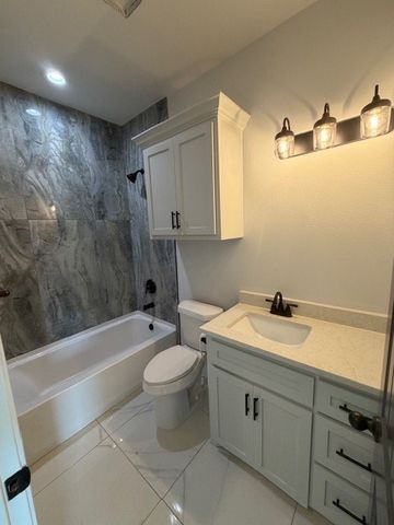 686 County Road 3061, Orange Grove, TX 78372