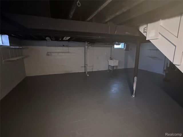 20490 Country Club Drive, Harper Woods, MI 48225