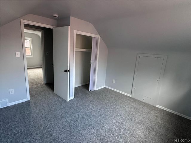 20490 Country Club Drive, Harper Woods, MI 48225