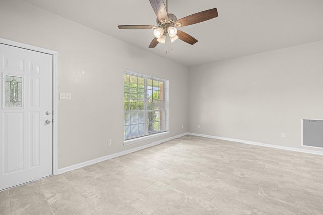837 Eagles WAY, Leander, TX 78641