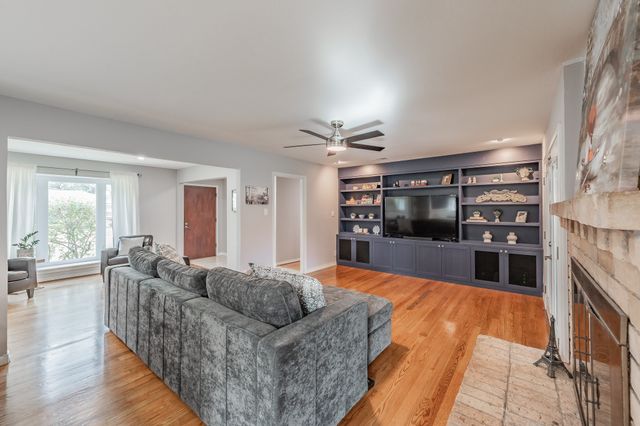 8426 Van Pelt Drive, Dallas, TX 75228