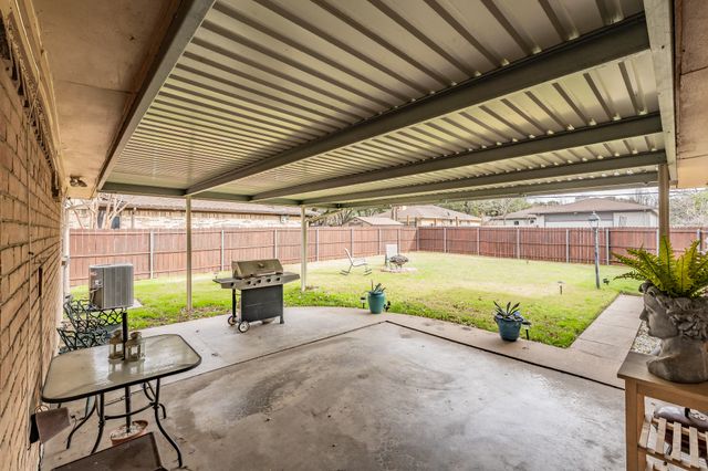 8426 Van Pelt Drive, Dallas, TX 75228