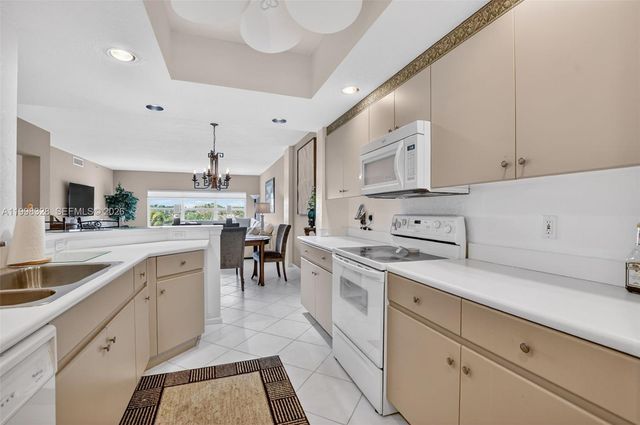 5938 Crystal Shores Dr 301 301, Boynton Beach, FL 33437
