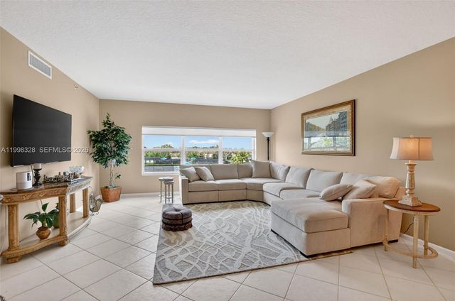 5938 Crystal Shores Dr 301 301, Boynton Beach, FL 33437