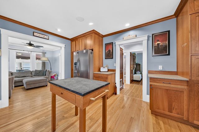 33 Union St, North Andover, MA 01845